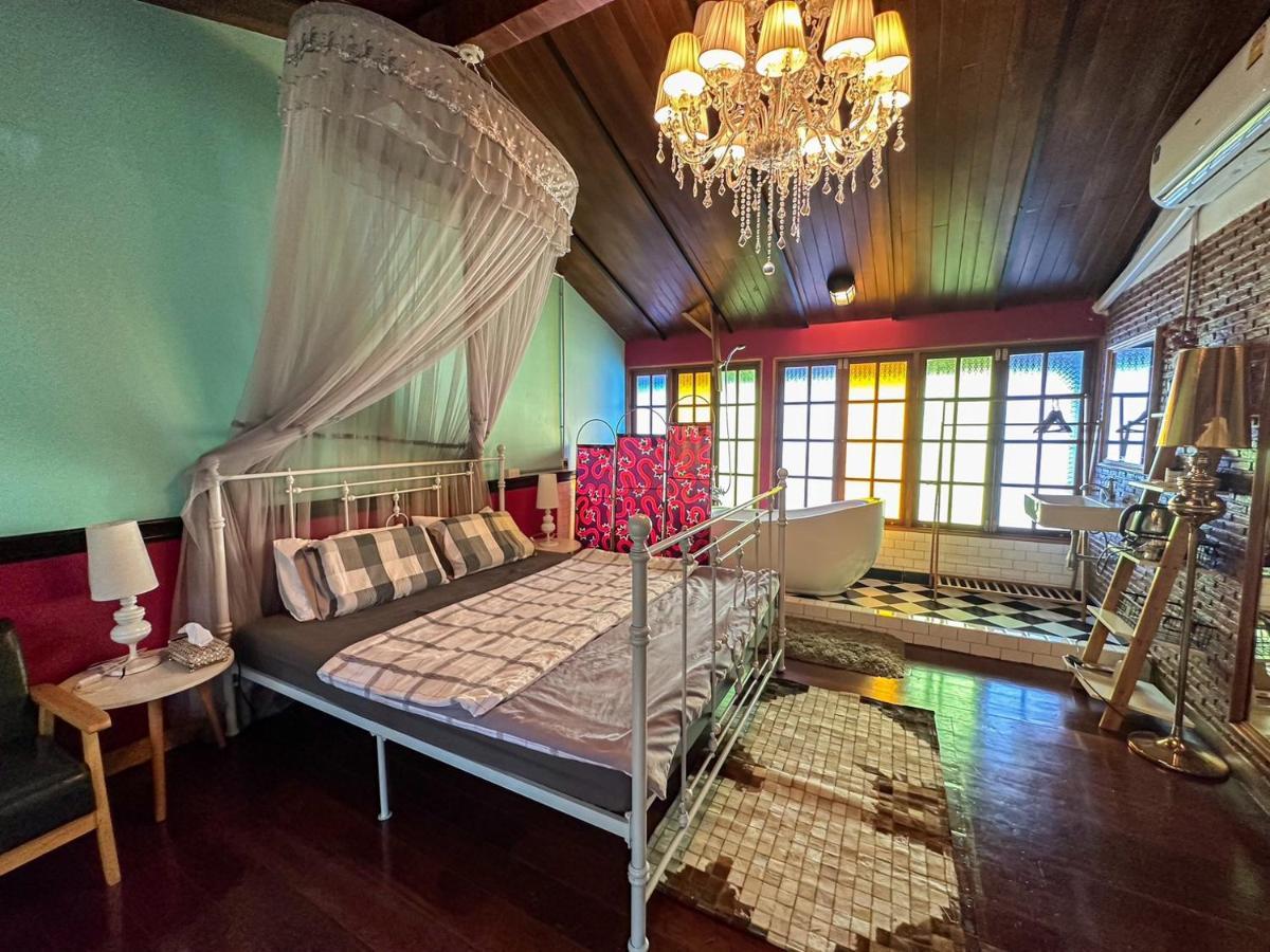 Отель T-House Bkk 2Floors Near Bts With Swimming Pool And Free Wifi Бангкок Экстерьер фото