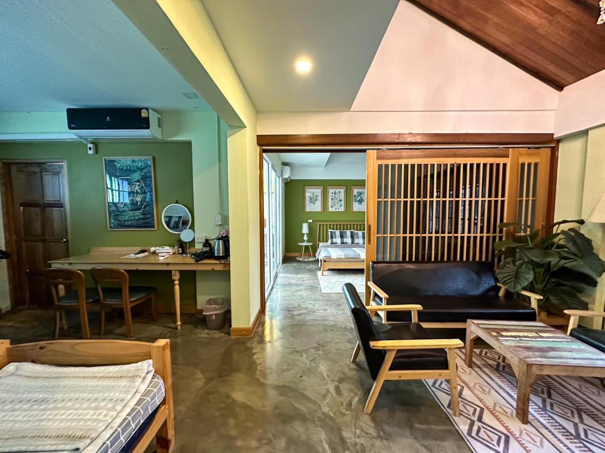 Отель T-House Bkk 2Floors Near Bts With Swimming Pool And Free Wifi Бангкок Экстерьер фото