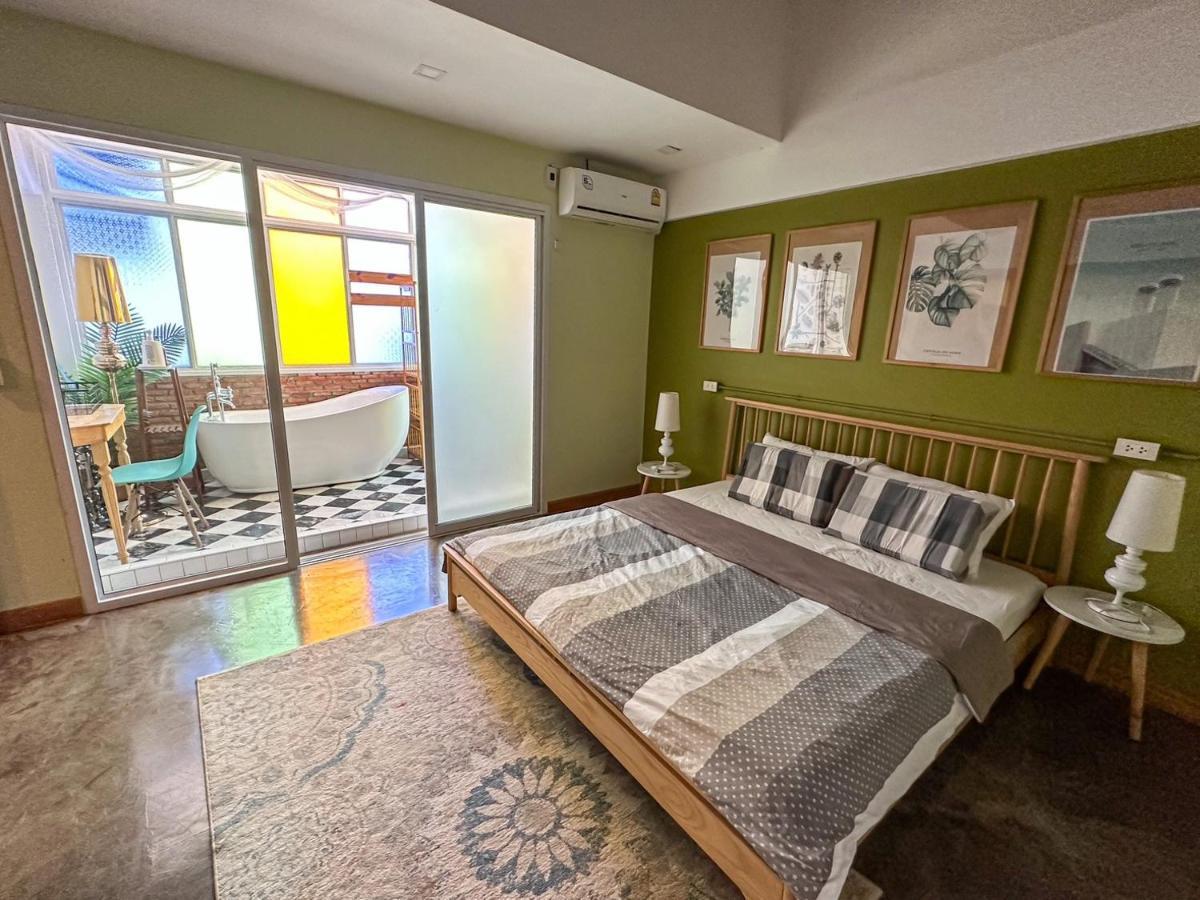 Отель T-House Bkk 2Floors Near Bts With Swimming Pool And Free Wifi Бангкок Экстерьер фото