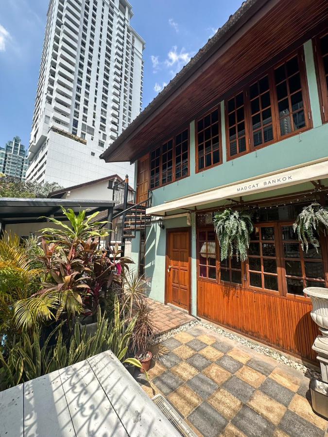 Отель T-House Bkk 2Floors Near Bts With Swimming Pool And Free Wifi Бангкок Экстерьер фото