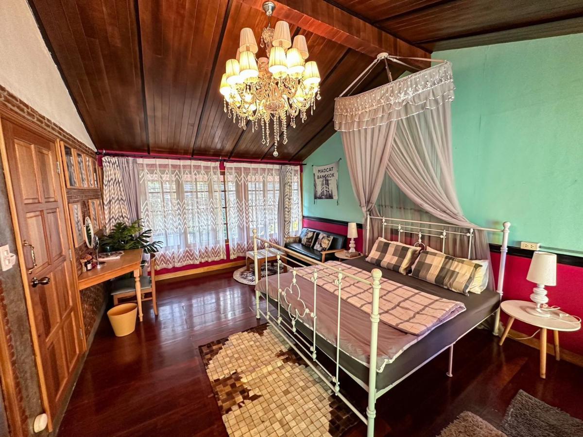 Отель T-House Bkk 2Floors Near Bts With Swimming Pool And Free Wifi Бангкок Экстерьер фото