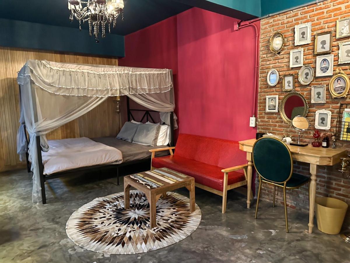 Отель T-House Bkk 2Floors Near Bts With Swimming Pool And Free Wifi Бангкок Экстерьер фото