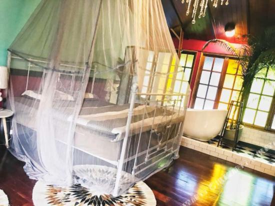 Отель T-House Bkk 2Floors Near Bts With Swimming Pool And Free Wifi Бангкок Экстерьер фото