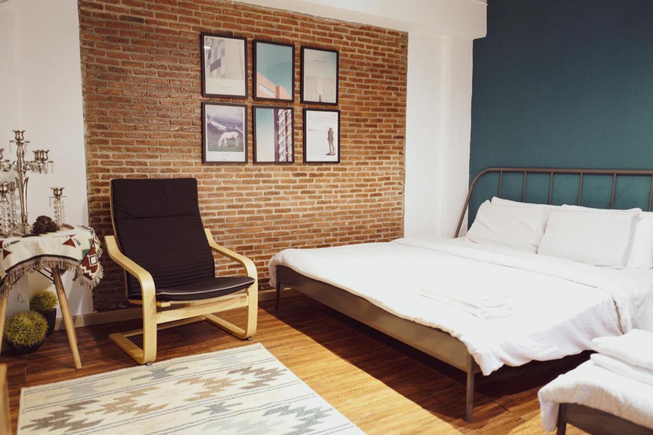 Отель T-House Bkk 2Floors Near Bts With Swimming Pool And Free Wifi Бангкок Экстерьер фото