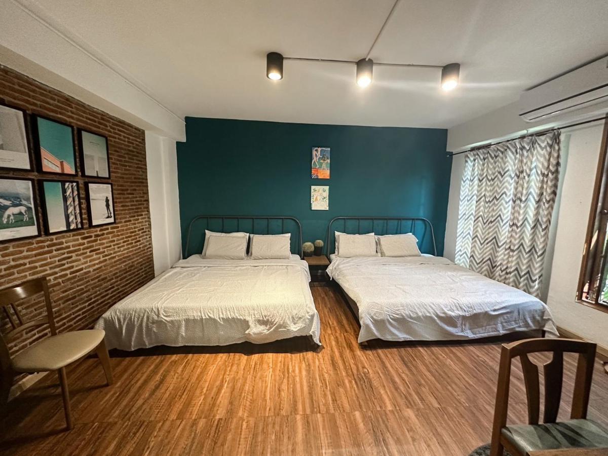 Отель T-House Bkk 2Floors Near Bts With Swimming Pool And Free Wifi Бангкок Экстерьер фото